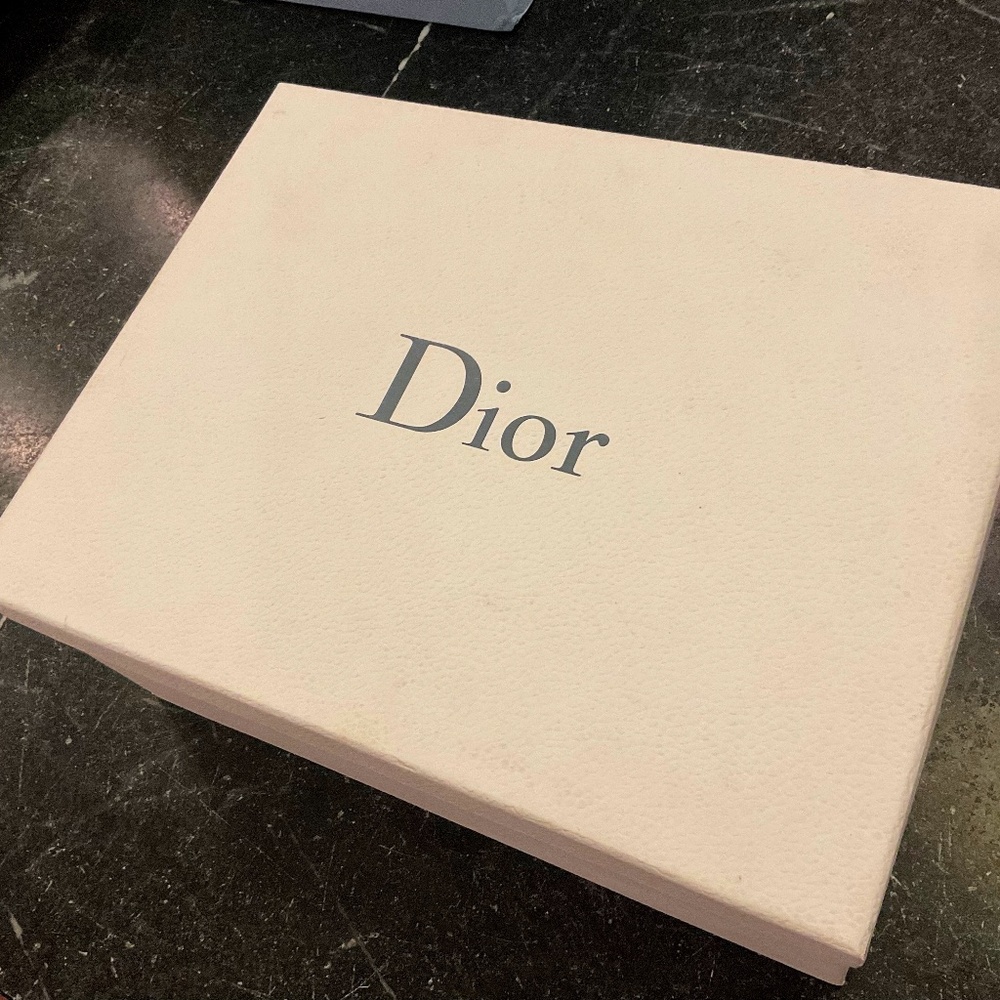 13.5x10.5x6 Dior gift box